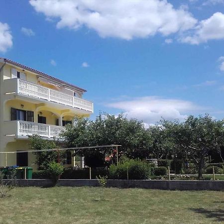 Apartment in Lopar/Insel Rab 17739 Buitenkant foto