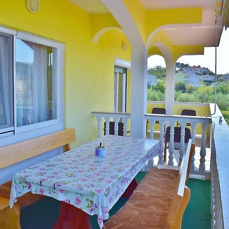 Apartment in Lopar/Insel Rab 17739 Buitenkant foto