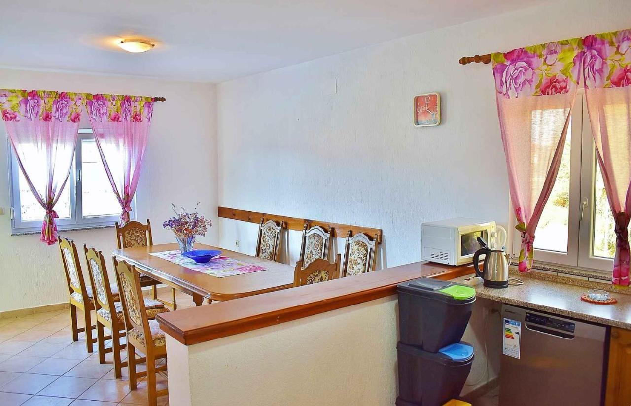 Apartment in Lopar/Insel Rab 17739 Buitenkant foto