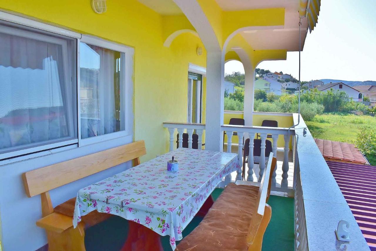 Apartment in Lopar/Insel Rab 17739 Buitenkant foto