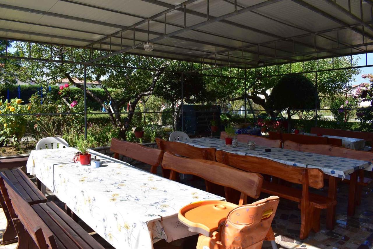 Apartment in Lopar/Insel Rab 17739 Buitenkant foto