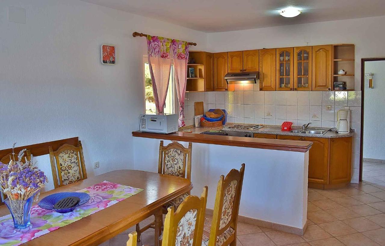 Apartment in Lopar/Insel Rab 17739 Buitenkant foto