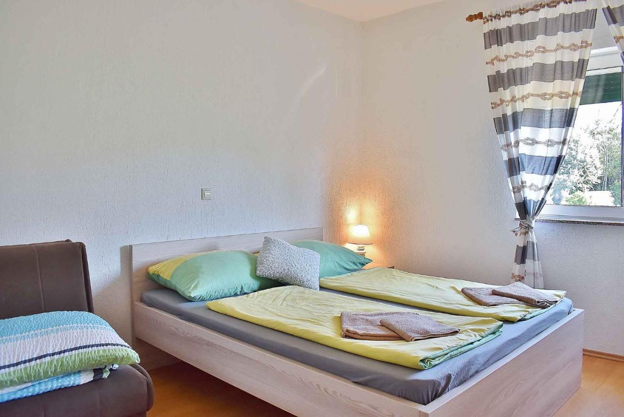 Apartment in Lopar/Insel Rab 17739 Buitenkant foto