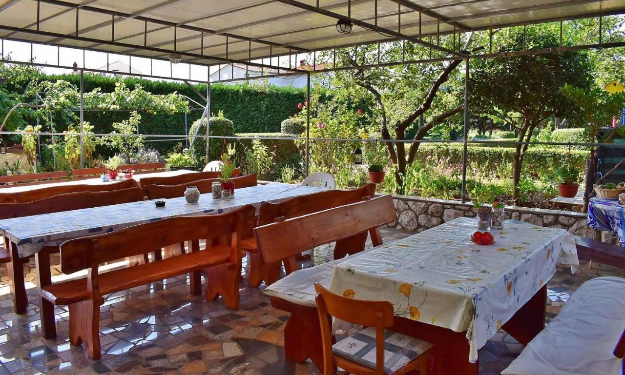 Apartment in Lopar/Insel Rab 17739 Buitenkant foto