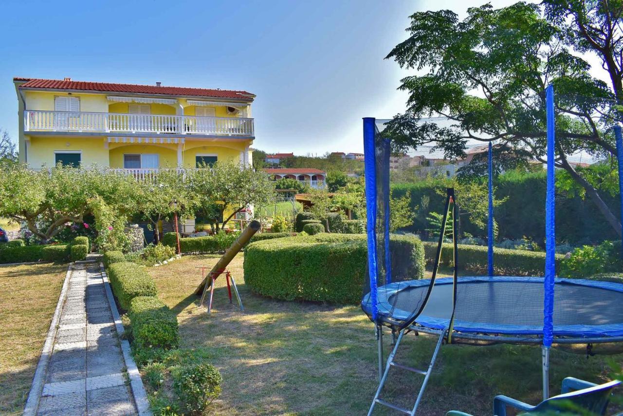 Apartment in Lopar/Insel Rab 17739 Buitenkant foto