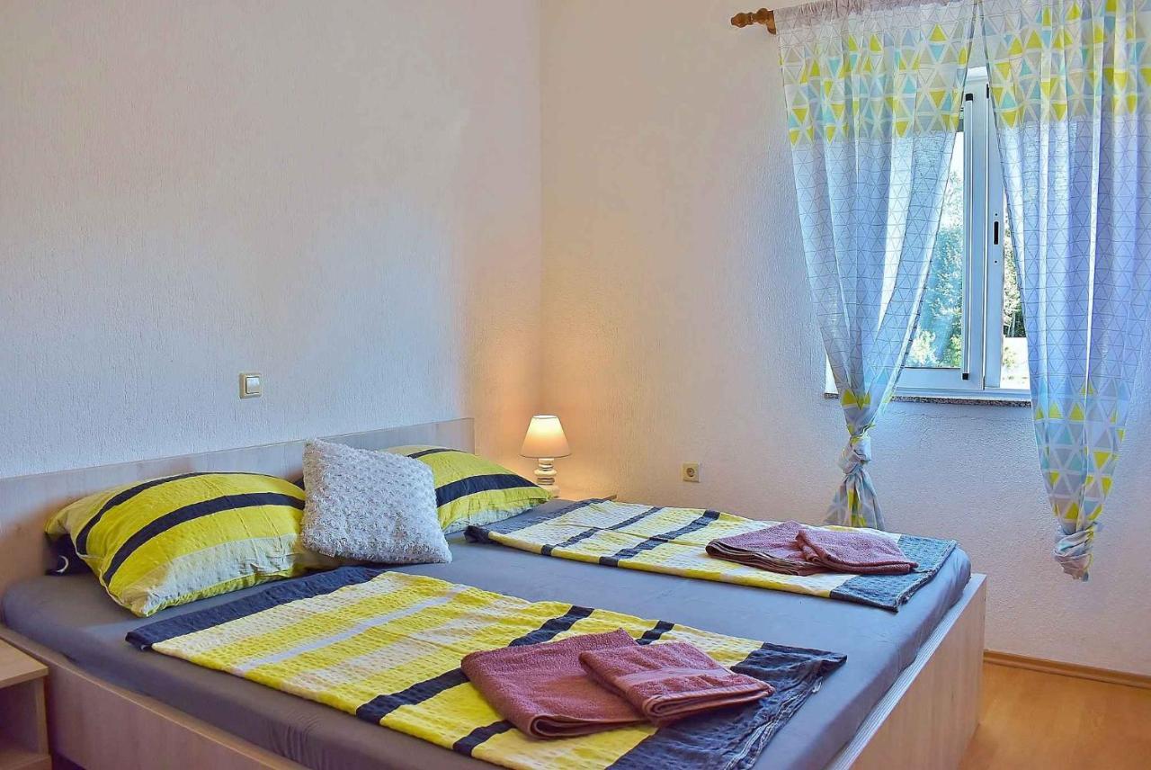 Apartment in Lopar/Insel Rab 17739 Buitenkant foto