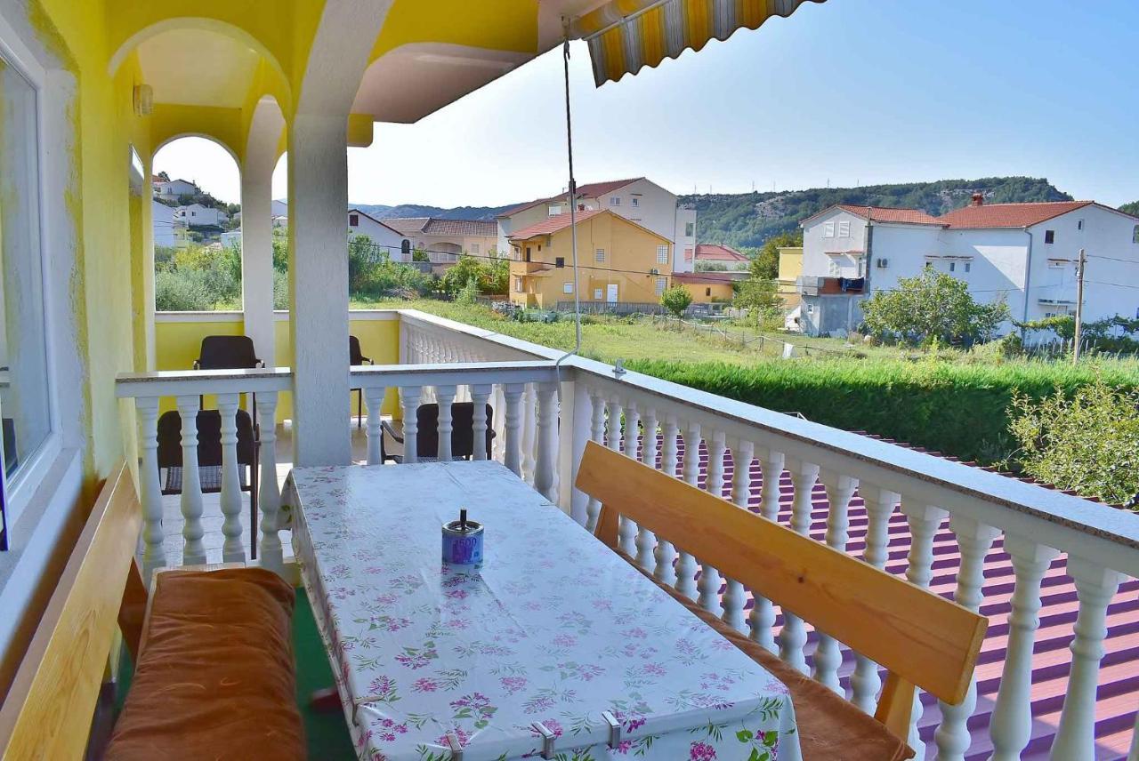 Apartment in Lopar/Insel Rab 17739 Buitenkant foto