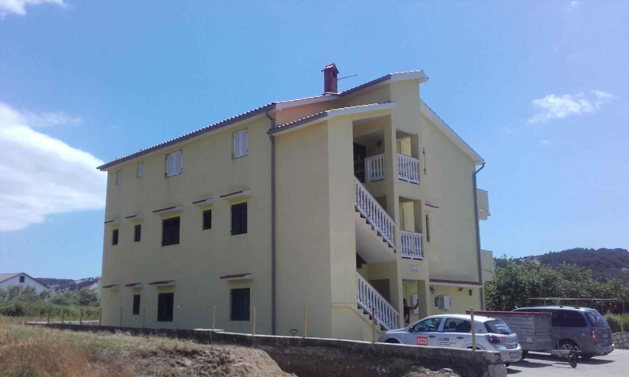 Apartment in Lopar/Insel Rab 17739 Buitenkant foto