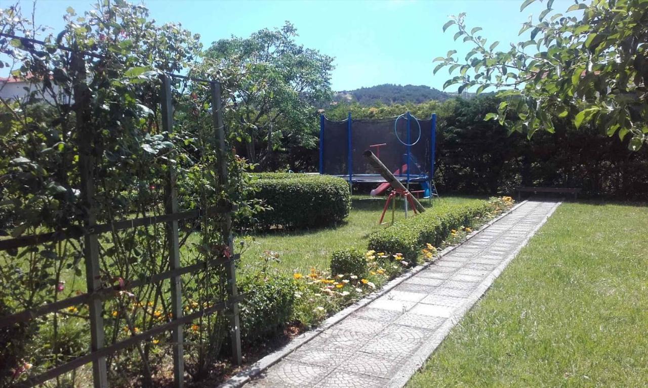 Apartment in Lopar/Insel Rab 17739 Buitenkant foto